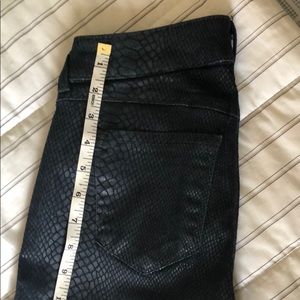 GRAY saks fifth avenue skinny jeans EUC